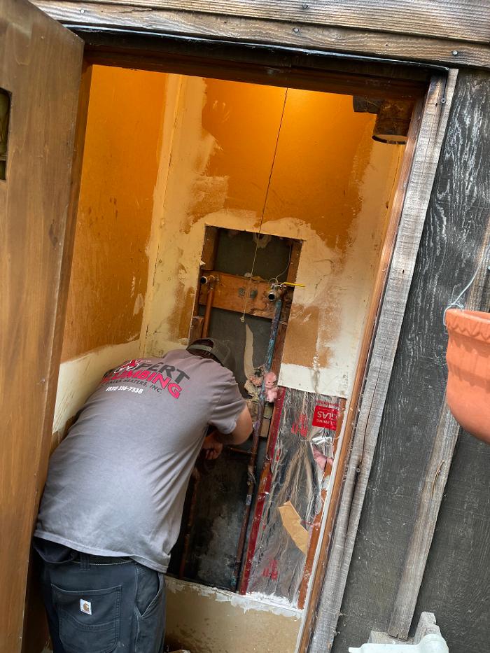 Expert Plumbing & Water Heaters, Inc. Image