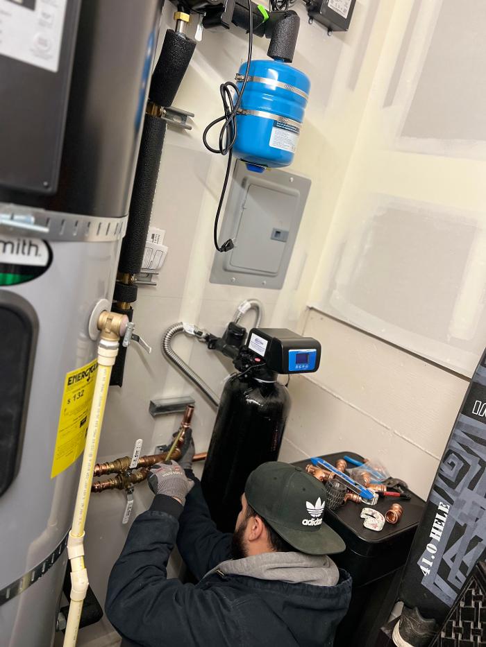 Expert Plumbing & Water Heaters, Inc. Image