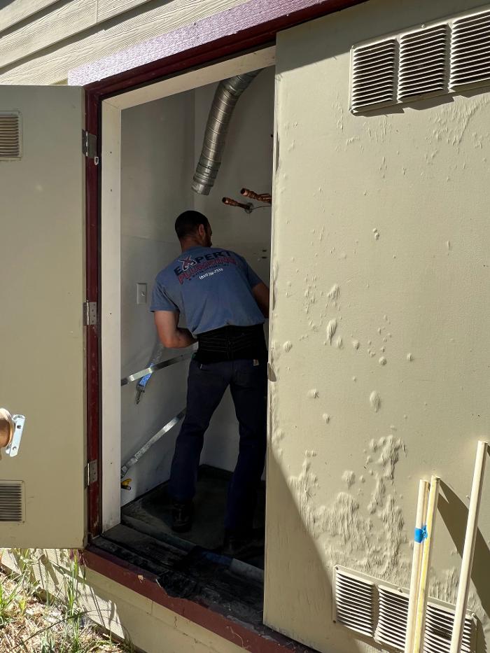 Expert Plumbing & Water Heaters, Inc. Image