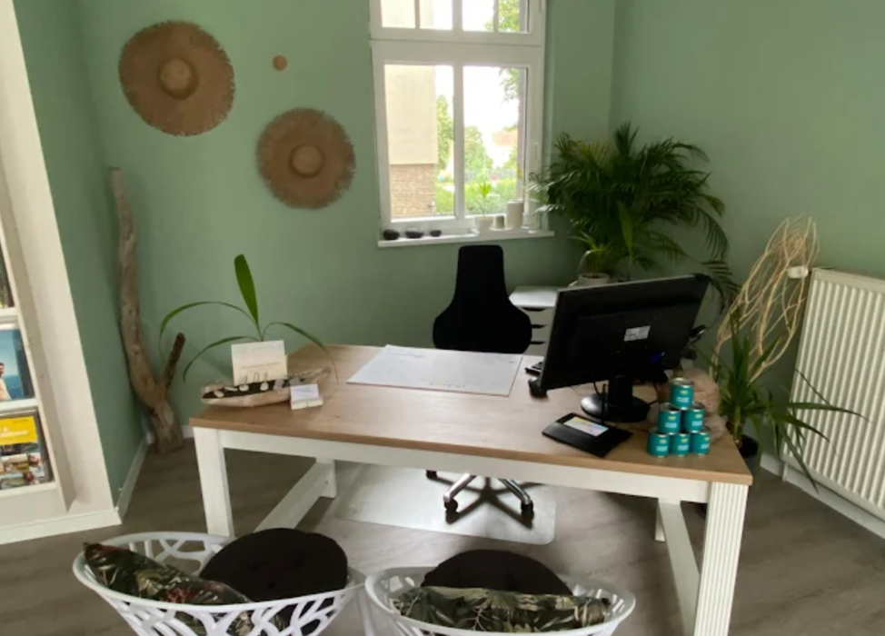 Reisebüro Priebe OHG, Moislinger Allee in Lübeck