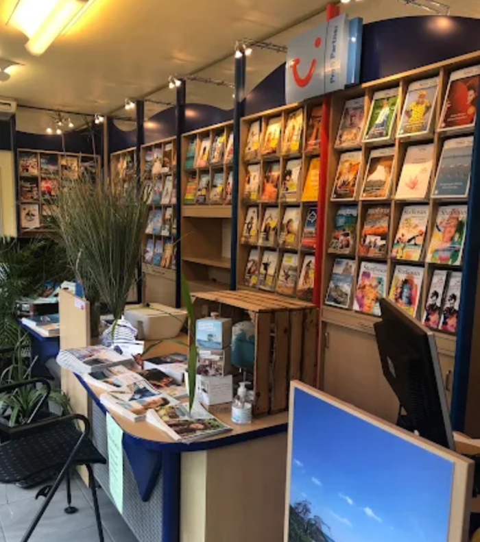 Reisebüro Priebe OHG, Moislinger Allee in Lübeck