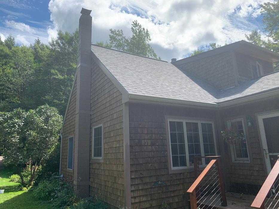 Three Mountain Roofing Image