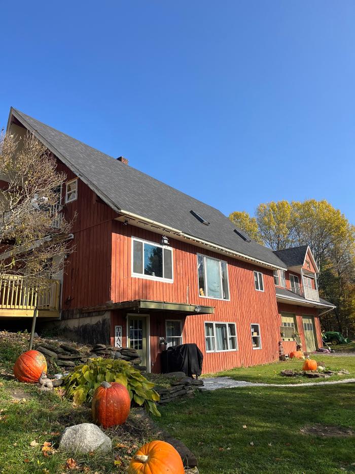 Three Mountain Roofing Image