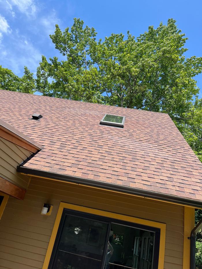 Three Mountain Roofing Image