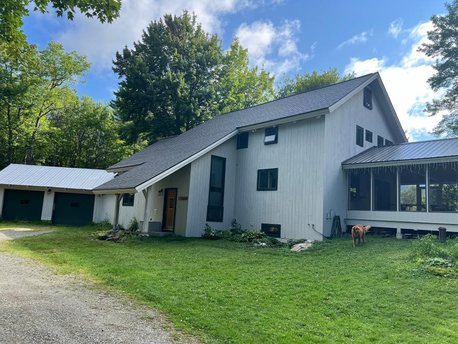 Three Mountain Roofing Image