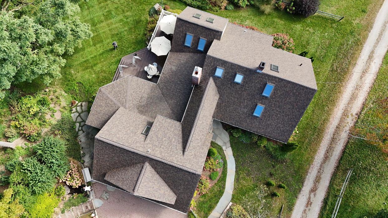 Three Mountain Roofing Image