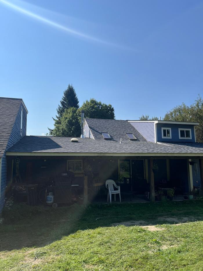 Three Mountain Roofing Image