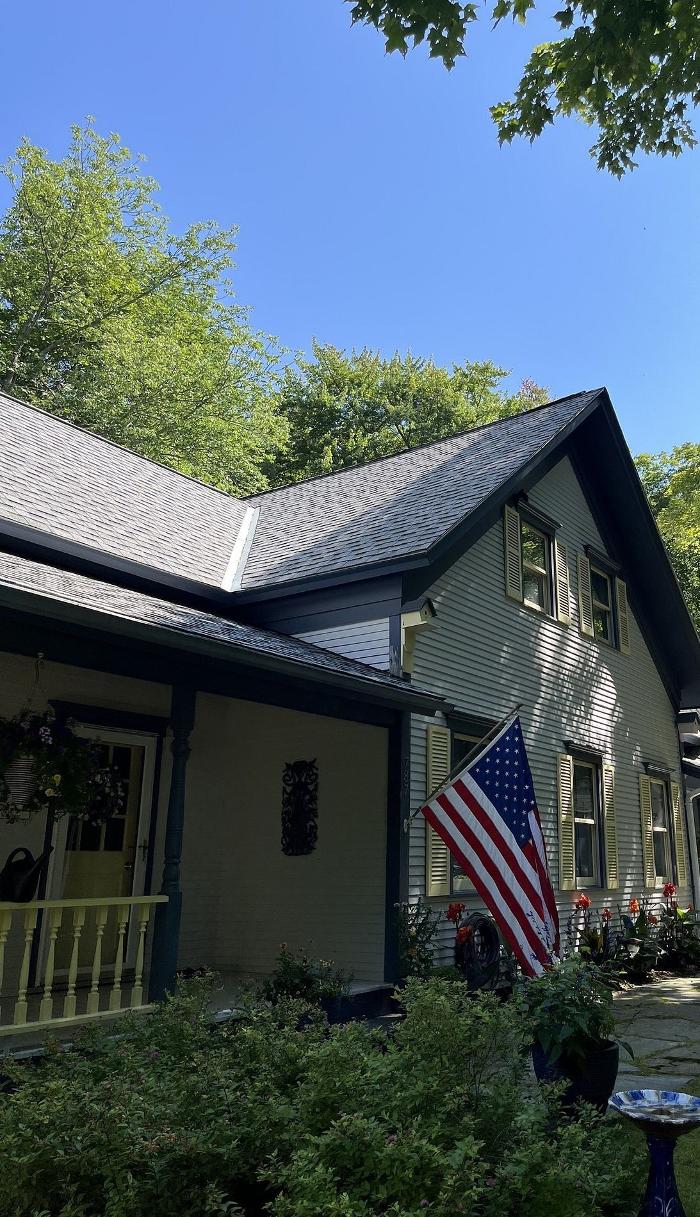 Three Mountain Roofing Image