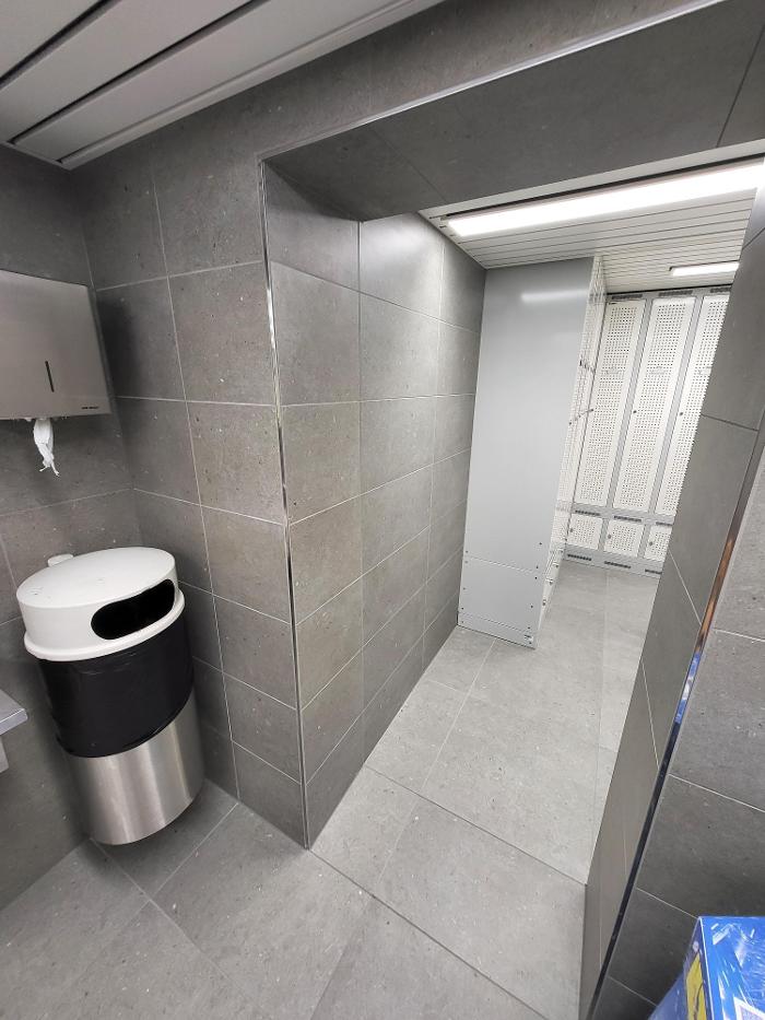 Meier Eduard Plattenbeläge AG, Hammerstrasse in Bülach