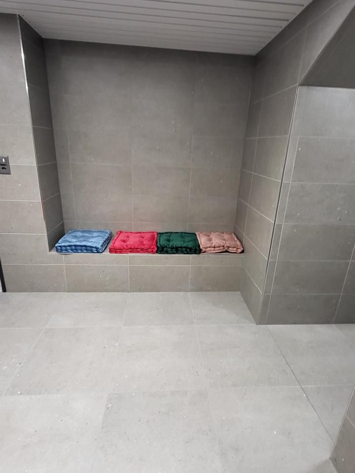 Meier Eduard Plattenbeläge AG, Hammerstrasse in Bülach