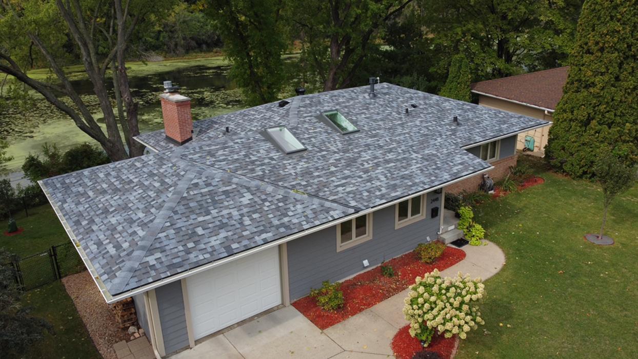 Sela Roofing & Remodeling Image
