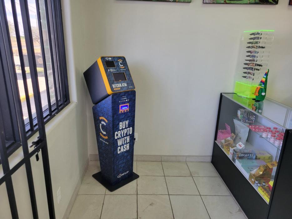 CoinFlip Bitcoin ATM - La Tuna Smoke Shop (Donna)