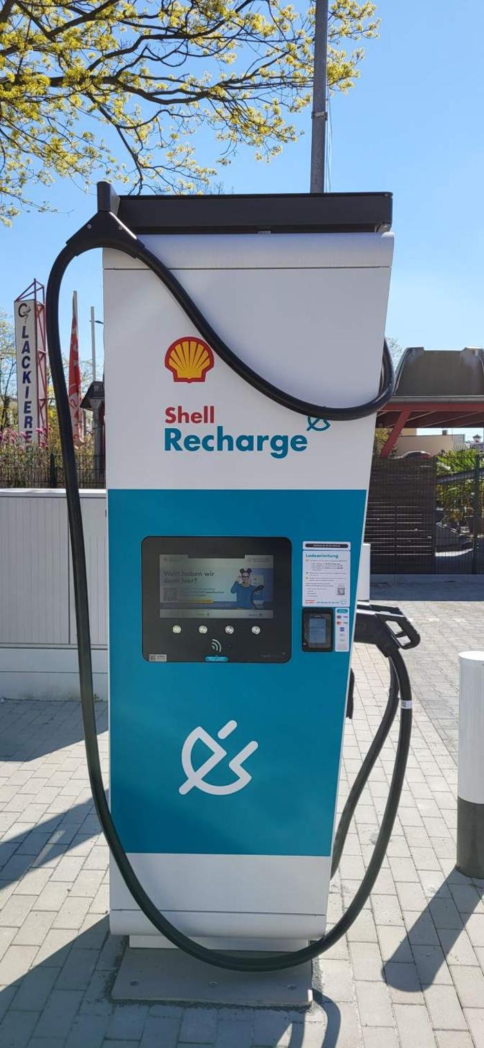 Shell Recharge Charging Station, Meißner Straße in Radebeul