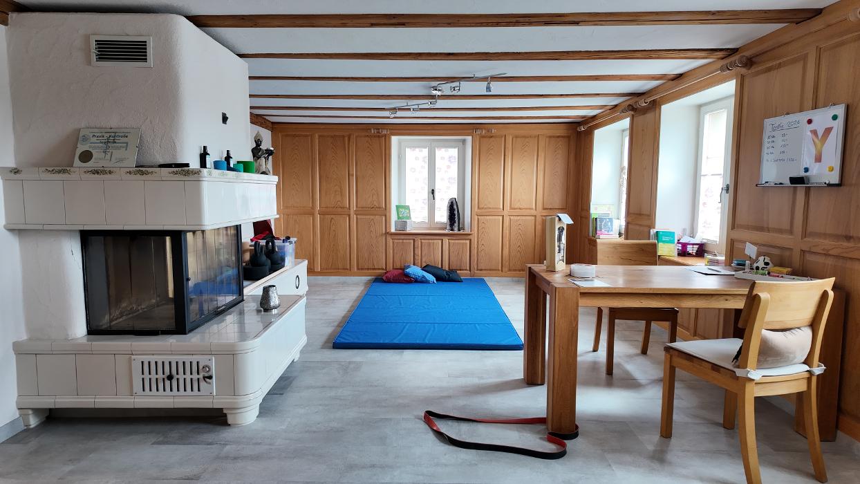 Praxis für Gesundheit Tanja Morandi | Medizinische Massage | Lymphdrainage | Fussreflexzonenmassage | Coaching, Bergstrasse in Teufenthal