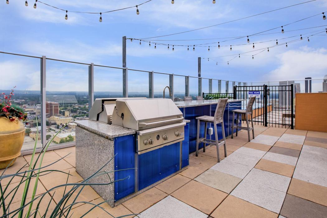 800 Tower Apartments