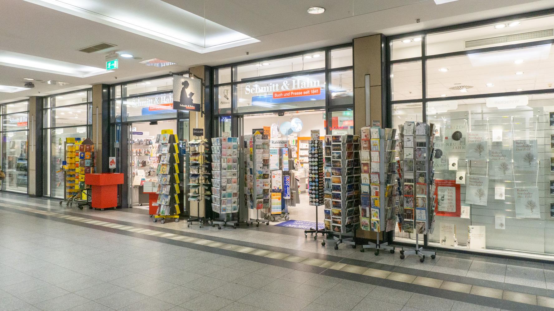 Schmitt & Hahn Buch und Presse - Buchhandlung in Mannheim Hauptbahnhof Buchhandlung, Willy-Brandt-Platz in Mannheim
