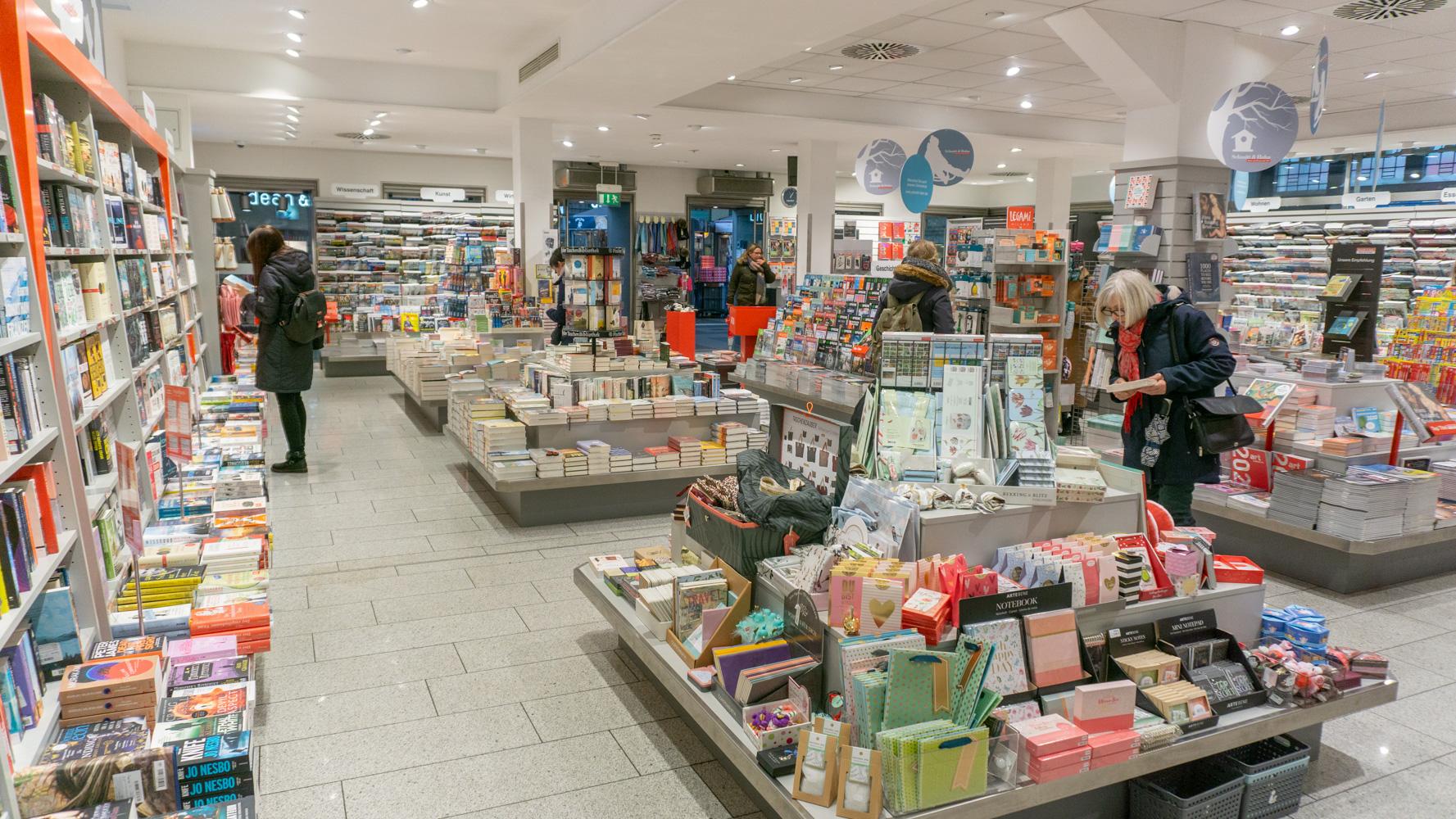 Schmitt & Hahn Buch und Presse im Hauptbahnhof Karlsruhe, Bahnhofplatz in Karlsruhe