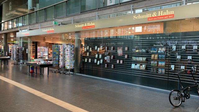 Schmitt & Hahn Buch und Presse im Hauptbahnhof Freiburg Buchhandlung, Bismarckallee in Freiburg im Breisgau