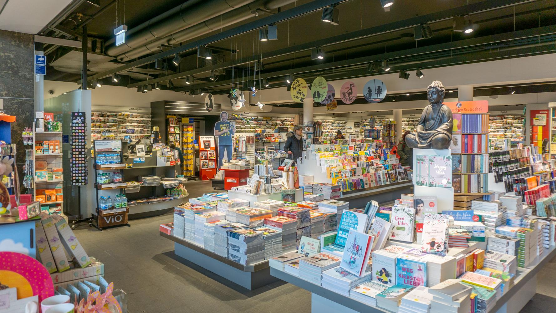Schmitt & Hahn Buch und Presse im Bahnhof Würzburg, Bahnhofplatz in Würzburg