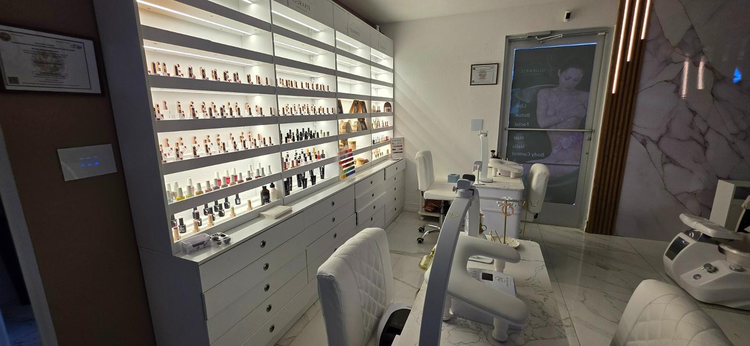 Relaxing aesthetic treatment experience at Figurarte Centro Est&eacute;tico in Tampa Bay.
&ldquo;near Brandon Mall&rdquo;
&ldquo;serving Brandon, Riverview, Valrico, and Tampa FL&rdquo;
&ldquo;top-rated aesthetic clinic in Tampa Bay&rdquo;