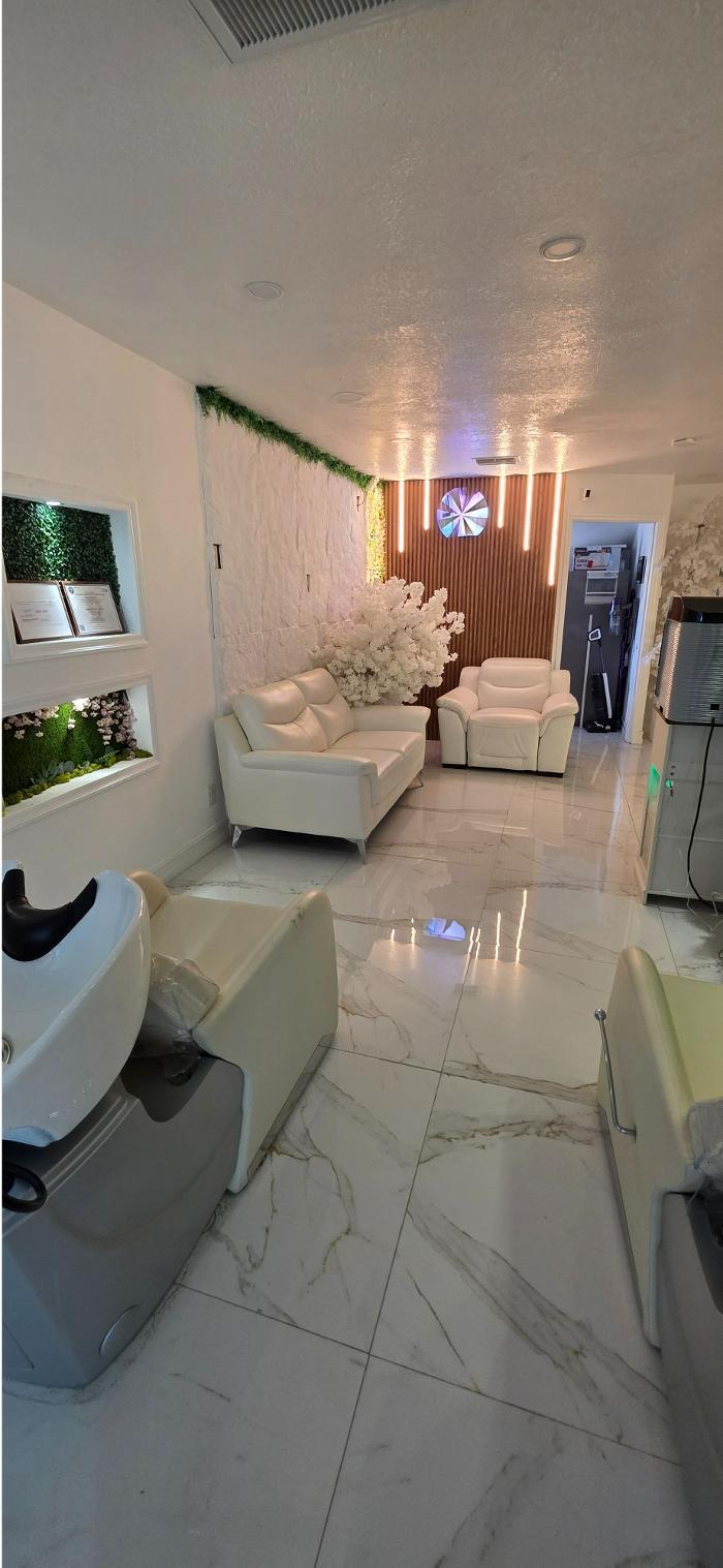 Private and comfortable setting for personalized beauty services in Brandon Florida.
&ldquo;near Brandon Mall&rdquo;
&ldquo;serving Brandon, Riverview, Valrico, and Tampa FL&rdquo;
&ldquo;top-rated aesthetic clinic in Tampa Bay&rdquo;