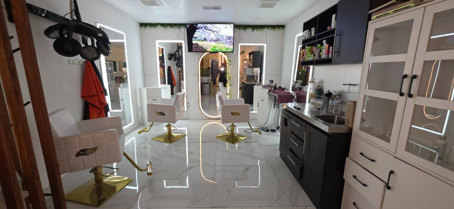 Clean and professional med spa environment in Brandon FL focused on hygiene and client care.
&ldquo;facials near Brandon Mall&rdquo;
&ldquo;serving Brandon, Riverview, Valrico, and Tampa FL&rdquo;
&ldquo;top-rated aesthetic clinic in Tampa Bay&rdquo;