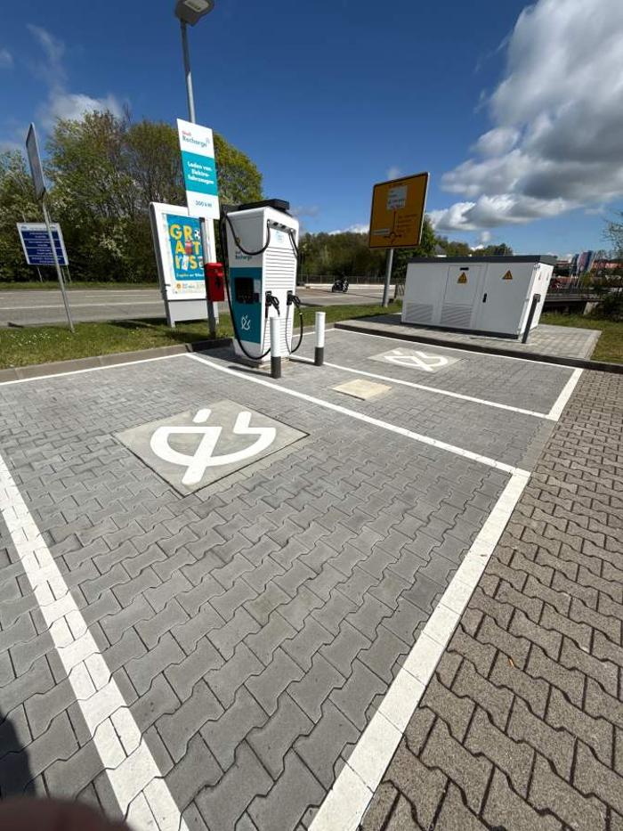 Shell Recharge Charging Station, Linxweilerstraße in Sankt Wendel