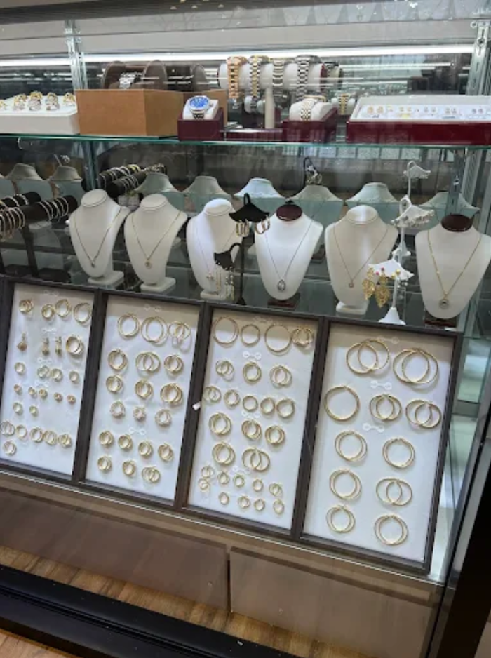 Hailey & Logan Jewelers- We Buy Gold Image