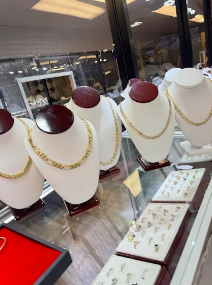 Hailey & Logan Jewelers- We Buy Gold Image