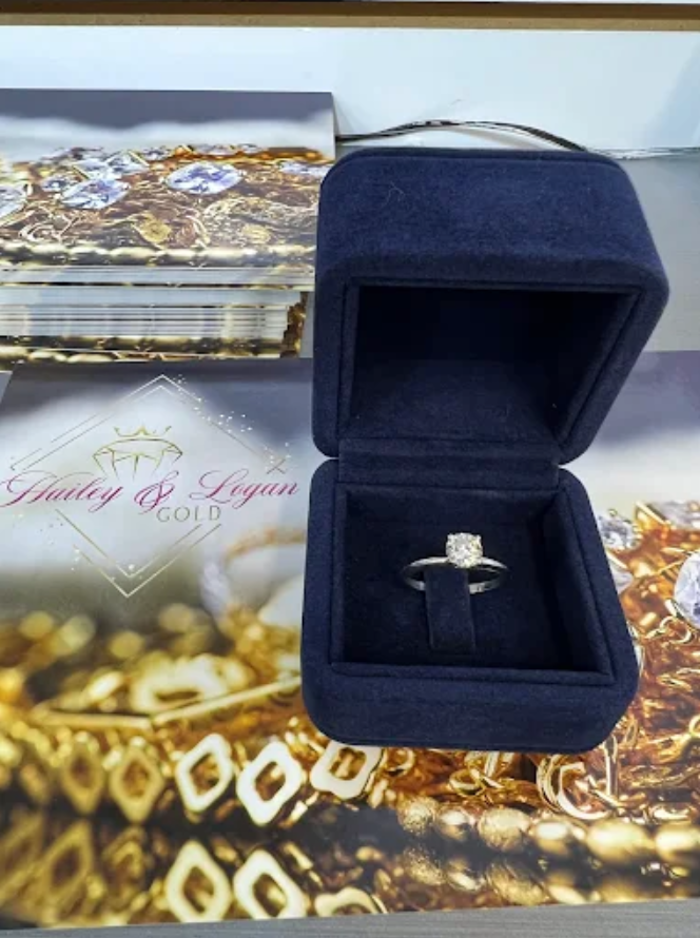 Hailey & Logan Jewelers- We Buy Gold Image