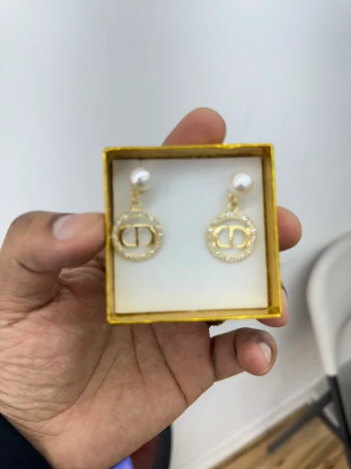 Hailey & Logan Jewelers- We Buy Gold Image