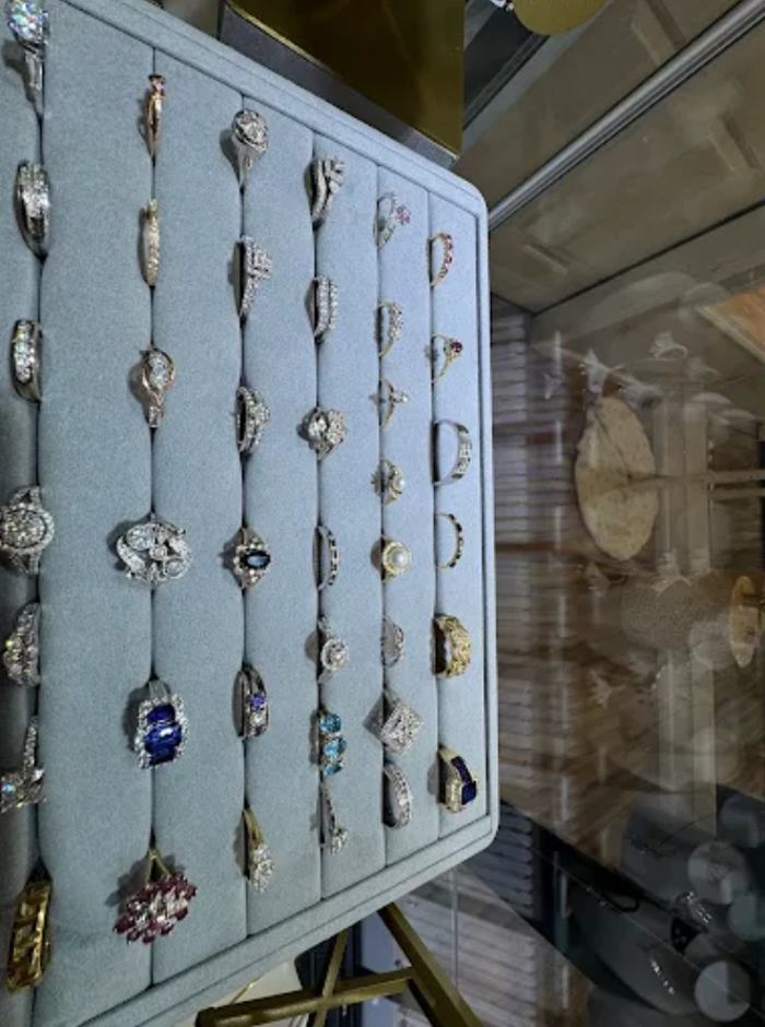 Hailey & Logan Jewelers- We Buy Gold Image