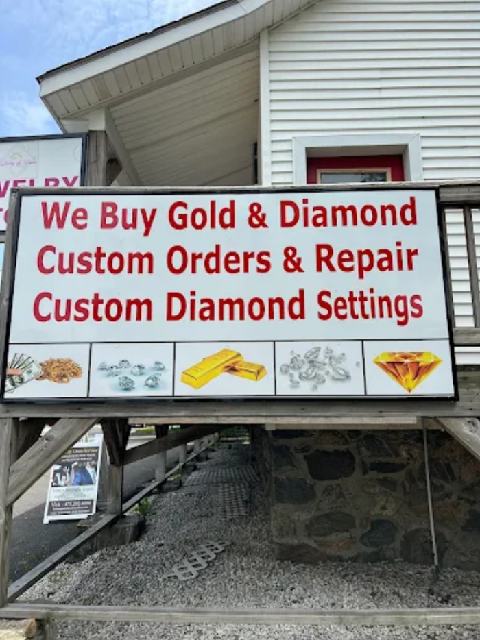 Hailey & Logan Jewelers- We Buy Gold Image
