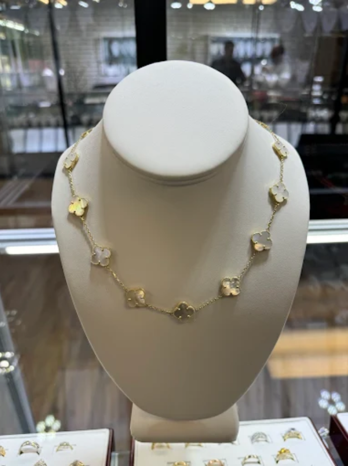 Hailey & Logan Jewelers- We Buy Gold Image