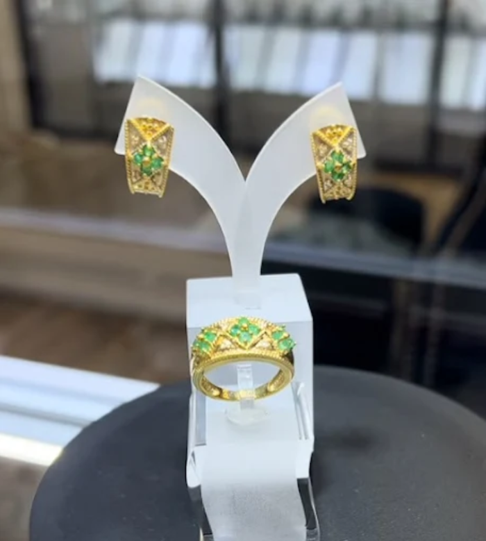 Hailey & Logan Jewelers- We Buy Gold Image