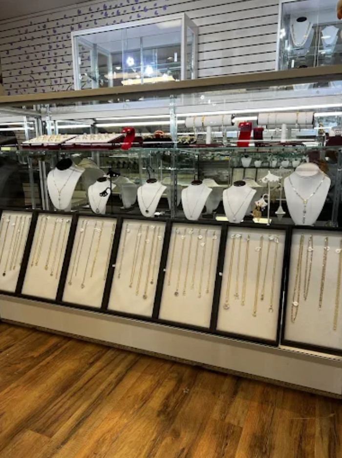 Hailey & Logan Jewelers- We Buy Gold Image