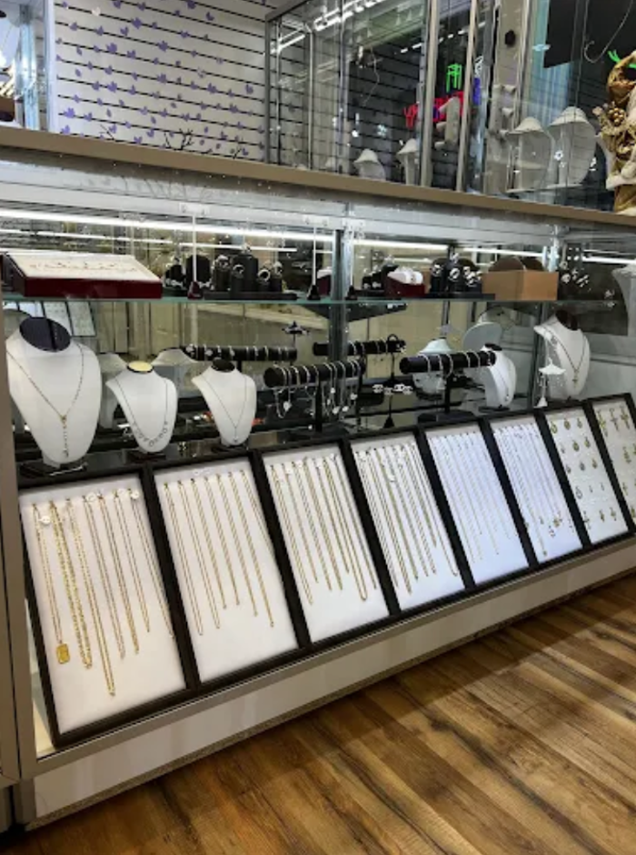 Hailey & Logan Jewelers- We Buy Gold Image
