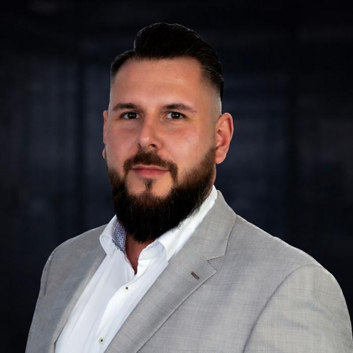 ERGO Versicherung Tom Annowsky, Teichgasse in Weißenfels