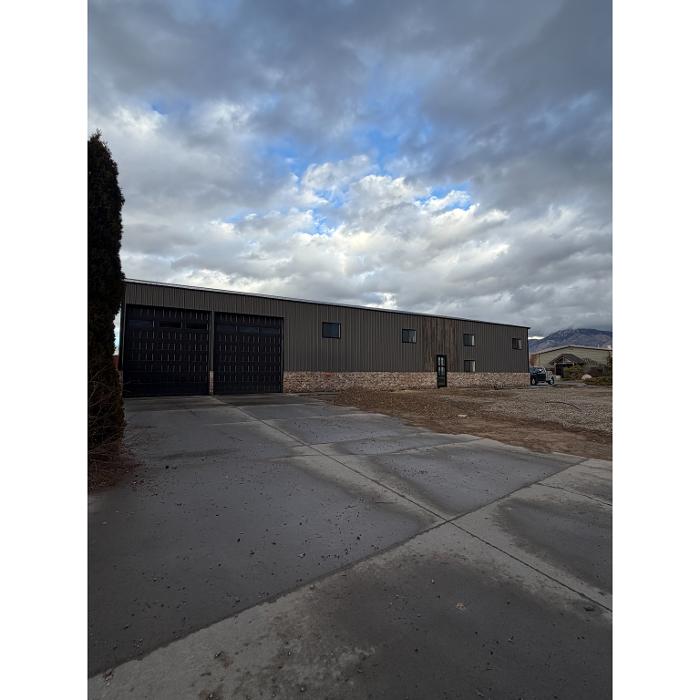 Custom commercial pole barn built by Sam Tams Company in Ogden, Utah. Serving Weber County and the Wasatch Front.