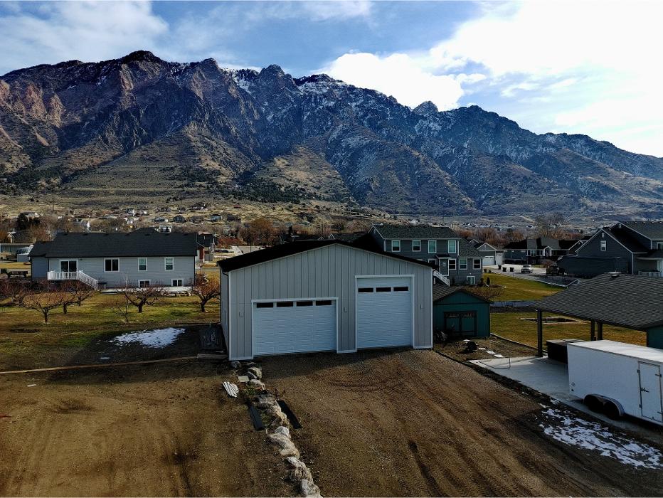 Custom pole barn built by Sam Tams Company in Willard, Utah. Serving Box Elder County and the Wasatch Front.