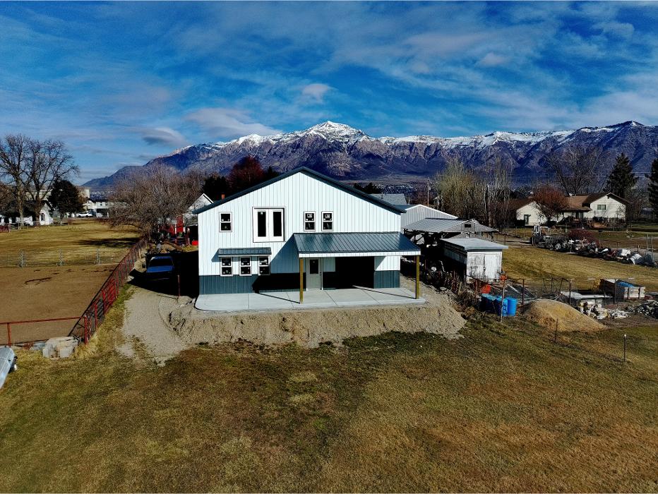 Custom pole barn built by Sam Tams Company in Harrisville, Utah. Serving Weber County and the Wasatch Front.
