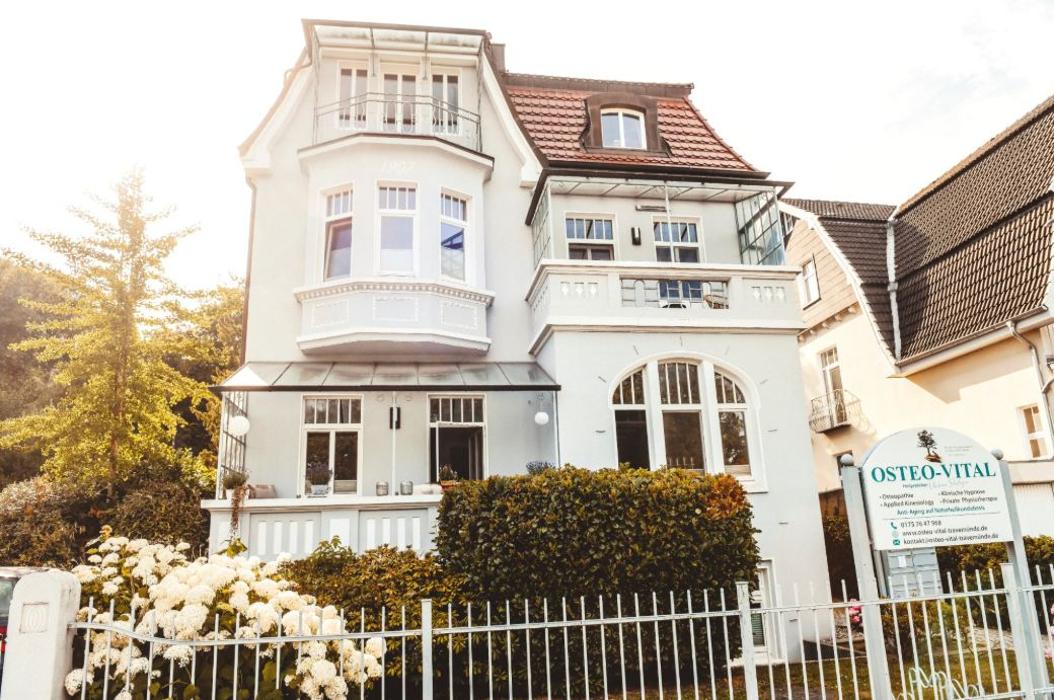 Heilpraktikerin Christin - Praxis für Physiotherapie, Osteopathie & Infusionstherapie, Am Kurgarten in Lübeck