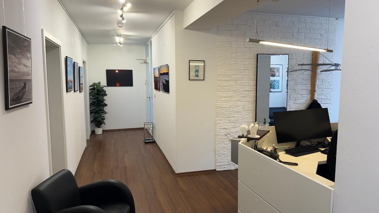 Zahnarztpraxis Bochum Smile Hayyel Alkazem, Huestraße in Bochum