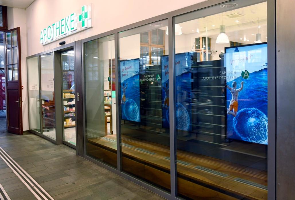 Bahnhof Apotheke Drogerie, Centralbahnstrasse in Basel