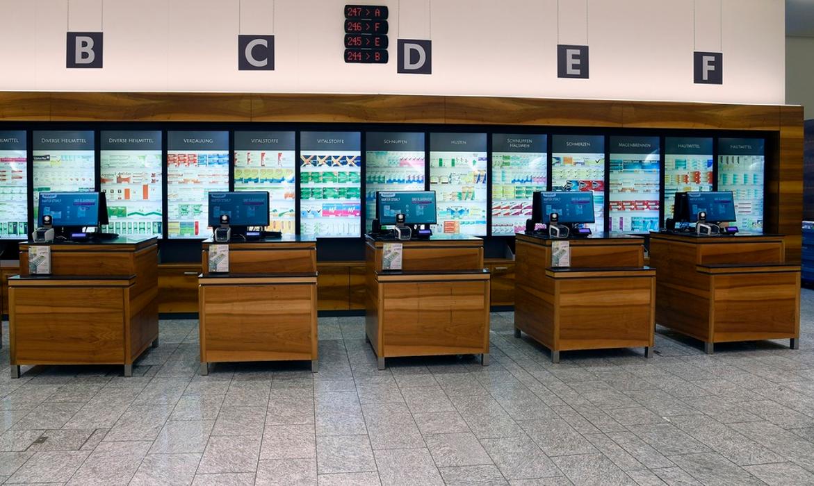 Bahnhof Apotheke Drogerie, Centralbahnstrasse in Basel