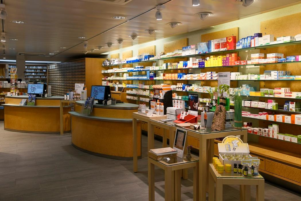 Tauben Apotheke Drogerie, Oberstadt in Schaffhausen