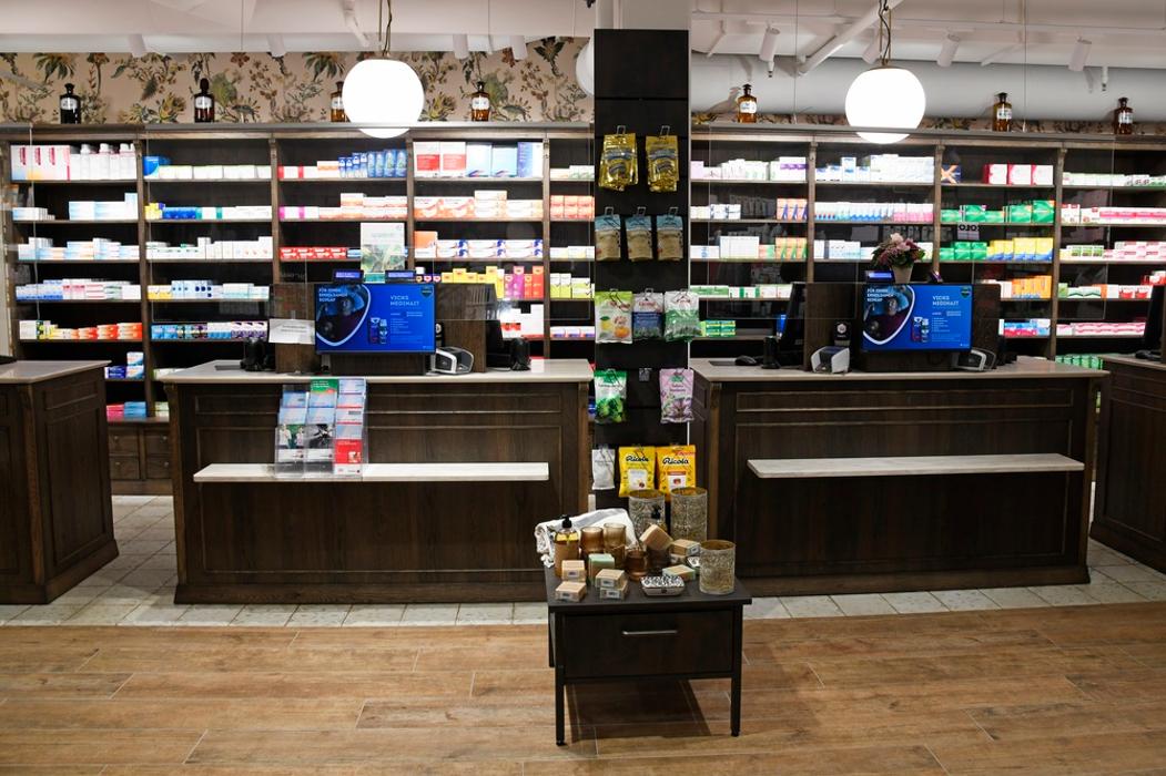 Bahnhof Apotheke, Bahnhofplatz in Winterthur