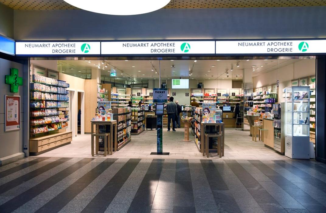 Neumarkt Apotheke Drogerie, Altstetterstrasse in Zürich