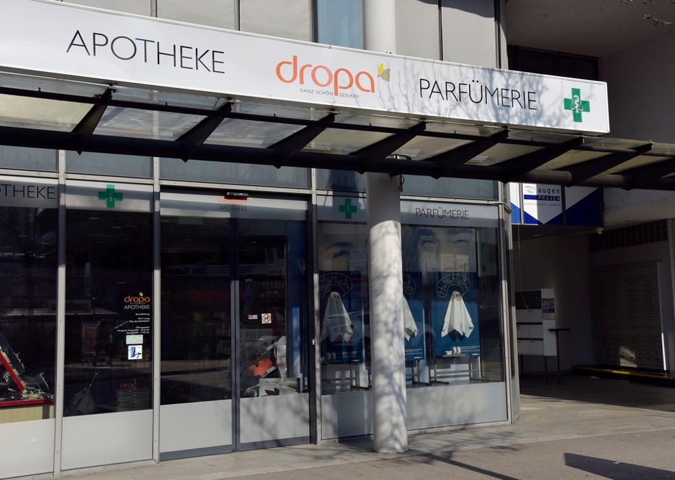 DROPA Apotheke Laufen, Bahnhofstrasse in Laufen