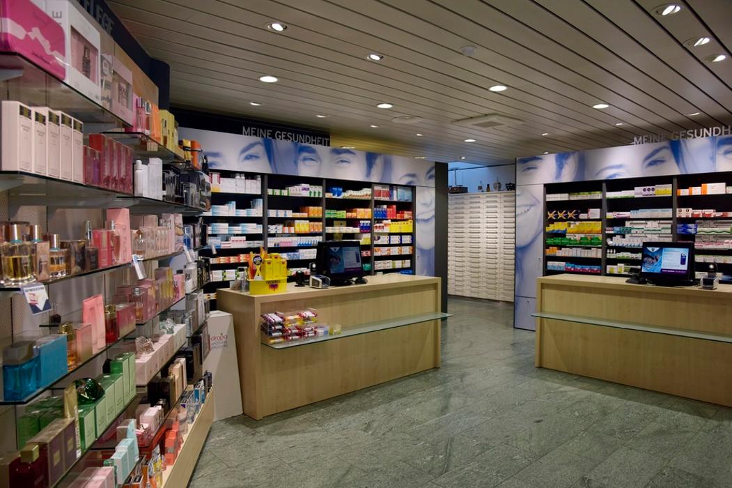 DROPA Apotheke Laufen, Bahnhofstrasse in Laufen